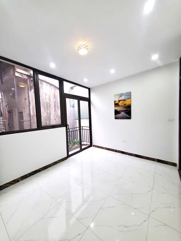 Lò Đúc - Nhà thoáng sáng, cách phố 3 bước chân, 25 m2, giá tốt